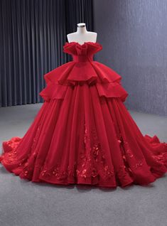 Silhouette:ball gownHemline:floor lengthNeckline:straplessFabric:tulleShown Color:redSleeve Style:sleevelessBack Style:lace upEmbellishment:flowerBuilt-in Bra: yes Red Wedding Dress Ballgown, Red Ballgown, Dress For Quinceanera, Red Princess Dress, Mermaid Style Prom Dresses, Red Ball Gowns, Ballgown Dress, Tiered Prom Dress