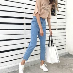 Korean Fashion Summer Casual, Korean Fashion Ideas, Looks Jeans, Jeans Claro, 90s Outfit, Korean Fashion Trends