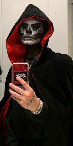 Grim Reaper Makeup, Character Halloween Costumes, Halloweenský Makeup, Holloween Makeup, Horror Halloween Costumes, Halloween Makeup Inspiration, Scary Halloween Costumes, Halloween Men, Male Makeup