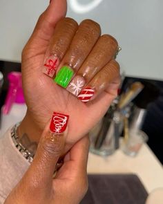 Christmas Nails Black Women Short, Shorties Nails Christmas, Christmas Shorties Nails, Christmas Overlay Nails, Overlay Christmas Nails, Short Acrylic Nails Designs Christmas, Christmas Nail Designs Acrylic Short, Christmas Short Acrylic Nails, Short Christmas Nails Acrylic