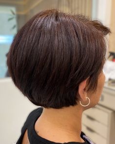 Thick Hair Nape-Length Bob Thick Coarse Hair, Wedge Hairstyles, Course Hair, Thick Hair Cuts, Bob Hairstyles For Thick