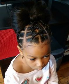 Cute braided plait hair bow More Cabello Afro Natural, Plaits Hairstyles, Afrikaanse Mode