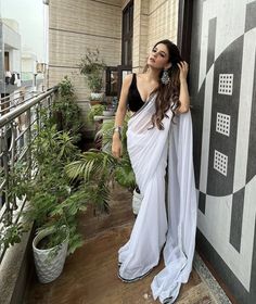 Western Sarees, Indian Dress Up, Desi Vibes, Simple Saree Designs, Indian Sari Dress, Saree Style, Fancy Sarees Party Wear, Traditional Indian Dress, Desi Fashion Casual