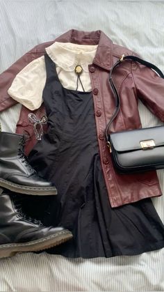 Wholesome Aesthetic Outfits, 70’s Jacket, Beverly Marsh Outfits Aesthetic, 70 S Outfits, Dark 70s Outfits, 70s Leather Jacket Outfit, Leather Jacket Outfits Aesthetic, Dress With Leather Jacket Outfit, Dark Vintage Outfits