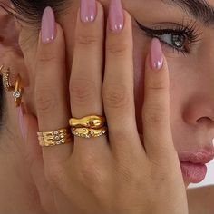 All of our pieces were designed to be worn on their own but be even when stacked together. A standout addition to your ring collection. This everyday staple features a smooth asymmetrical ellipse ring. A statement piece worn solo, or double stacked. Material: 18K Gold Plated Stainless Steel 100% Eco-Friendly; No Nickel, Chromium and Lead Water-resistant, sweat-proof, hypoallergenic and tarnish-free. You can work out in our durable jewelry, wear it to the beach, pool or even shower with it. Night Style, August Birthstone Jewelry, July Birthstone Jewelry, Gifts For New Mums, Modern Ring, Zodiac Jewelry, Pearl Jewellery Earrings, Jewelry Ring Box, Men's Jewelry Rings