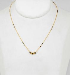 Mangalsutra Muhurat Mani Mangalsutra, Simple Magal Sutra Design, Muhurta Mani Mangalsutra, Office Wear Mangalsutra, Latest Small Mangalsutra Designs Gold, Magalasutra Designs Gold Simple, Black Beads Designs Latest, Trendy Mangalsutra Designs