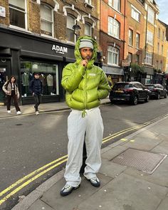 go on my tik tok:0verl00ked #outfit #streetwearoutfitsmen #baggyy2k #outfitinspo #streetwear #fashion #baggy Air Max Plus Outfits, Winter Puffer Jacket Outfits, Nike Air Max 95 Outfit, Baggy Sweatpants Outfit, Air Max Outfit, London Outfits, Nike Air Max Shoes, Fashion Baggy, Puffer Jacket Outfit