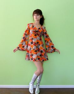 Vintage 1960s Go Go Dress / 60s Mod Bell Sleeve Mini Dress / Etsy 60s Dresses Vintage, Sixties Style, 60s Fashion Dresses, 60s Mini Dress, Gogo Dress, Silver Cocktail Dress, Vestidos Retro, Casual Attire For Women, Fall Fashion Skirts