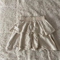 Brand New Princess Polly Skirt Size 6 So It Would Fit Size Small-Medium Never Worn High Waist Beige Mini Skirt For Summer, Beige High Waist Mini Skirt For Summer, Beige Ruffled Skirt Bottoms, Casual Short Ruffled Skirt, Beige Ruffled Mini Skirt For Summer, Beige Mini Skirt With Ruffles For Summer, Summer Beige Mini Skirt With Ruffles, Summer Beige Lined Mini Skirt, Beige Mini Skirt For Summer