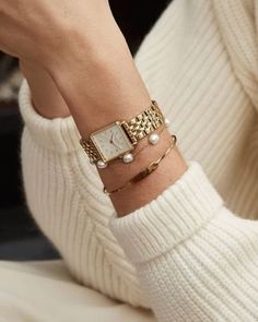 Bracelets Design, Gold Bracelets, Watches Women Fashion, White Sweater