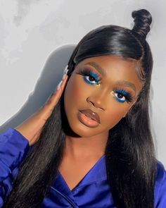 Make Up Azul, Blue Makeup Looks, Hair 360, Makeup For Black Skin, Face Beat, Black Women Makeup, Makeup Eye Looks, Dark Skin Makeup, Baddie Makeup