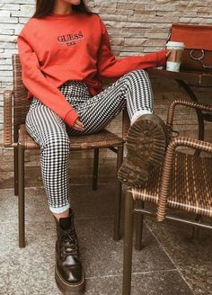 Grunge Pumpkin Patch Outfit, Portland Fashion Fall, Graphic Designer Outfit Style, Fall Punk Outfits, Colorful Edgy Outfits, 2014 Fashion Tumblr, Valentines Outfits Casual, Bohemian Winter Style, How To Dress In Your 30s