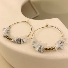 Hello ladies🌻 - These pretty earrings are made of stainless steel. - Hoop diameter 40mm. - Length of the hoop 1mm. The advantages of stainless steel? ✔️There is no risk of allergy. ✔️They are resistant to water, hydroalcoholic gel and perfume. ✔️They do not oxidize. ✔️Quality jewelry at a very affordable price. For maintenance, avoid daily contact with liquid to maintain its shine. Don't hesitate to follow me on Instagram @aioliolive, thank you 😉 Creole Earrings, Hello Ladies, Pretty Earrings, Jewelry Earrings Hoops, Quality Jewelry, Favorite Jewelry, Natural Stones, Onyx, Jade