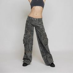 Unisex Camo Cargo Pants Tiktok Viral Pants! Brand New Never Worn, In Packaging. Size Small! Blackout Camo Color. Revice Denim, Cargo Pants Color, Dark Wash Jeans Women, Roblox Clothes, Black Jeans Women, Baby Jeans, Camo Cargo Pants, Nike Tennis Dress, Camo Pants