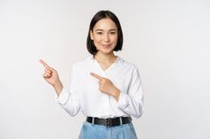 Free photo image of smiling young office... | Free Photo #Freepik #freephoto #saleswoman #smart-woman #asian-business-woman #asian-professional Woman Office, Pointing Fingers, Smile Images, Modern Asian, Business Photoshoot, Smile Girl, Wearing Glasses, Office Ladies, Free Photo