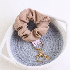 Scrunchie Keychain-Brown Condition: Pristine; Boutique Every Clothing Item Is Steam Cleaned. Ships Clean And Ready To Wear. Smoke Free And Pet Free Home. I Do My Best To Photograph All Flaws, If Any. Take A Good Look At The Photos Before Making A Decision. Questions? Leave A Comment Below! Scrunchie Keychain, Making A Decision, Key Card Holder, Card Holders, Scrunchies, Brown Color, Clothing Items, Steam, Take A