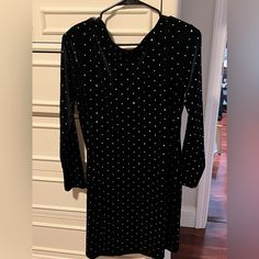 H&M Black Velvet Sparkly Dress Size Large. Never Worn. No Tags. Too Big For Me H&m Long Sleeve Mini Dress For Date Night, H&m Long Sleeve Party Dress, Velvet Sparkly Dress, Green Sequin Dress, Sweater Dress Oversized, Ribbed Sweater Dress, Dress H&m, Embroidered Bodice, Long Sleeve Wrap Dress