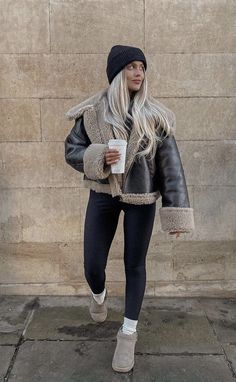 Nee York Winter Fashion, October Fashion Fall Outfits 2023, October Outfits Women, Denver Winter Outfit, Vermont Outfits Fall, Designer Bag Outfits, Amsterdam Outfit Autumn, Winter Cosy Outfit, Uk Winter Outfits