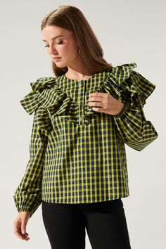 Fall Gingham Button-up Blouse, Preppy Plaid Top With Button Closure, Fall Gingham Tops With Buttons, Plaid Blouse With Button Closure For Daywear, Trendy Plaid Blouse For Fall, Fall Daywear Plaid Blouse, Trendy Gingham Blouse For Fall, Chic Plaid Blouse For Daywear, Plaid Blouse For Daywear In Fall