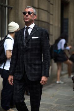 Men In Suits, Suit Combinations, Mens Casual Outfits Summer, Paris Look, Dapper Style, Mens Fashion Inspiration, Paris Fashion Week Street Style, Mens Fashion Week