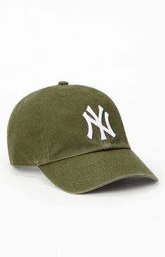 Sport timeless style with the NY Yankees Dad Hat from 47 Brand. This classic cap not only showcases your team spirit with the iconic NY Yankees logo but also offers a laid-back and comfortable fit, making it the perfect accessory for any casual day out.Solid color dad hatCanvas constructionNY embroideryCurved brimBreathable eyeletsAdjustable strapOne size fits most 47 Brand Womens Green NY Yankees Dad Hat Yankee Hat Outfits Women, Ny Yankees Logo, Ny Yankees Hat, Yankee Hat, Mlb Hat, Yankees Hat, Yankees Logo, Best Caps, Ny Yankees