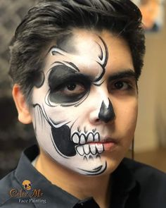 Catrin Face Paint Men, Men Catrina Makeup, Mens Skull Face Paint, Half Skull Face Paint For Men, Painted Skull Face Men, Creepy Makeup