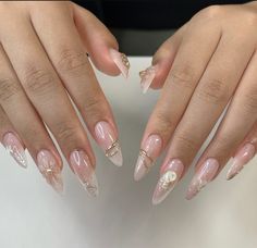 Douyin Nails Almond, Vogue Nails, Acrylic Nails Almond Shape, Long Almond, Casual Nails, Pretty Gel Nails, Almond Acrylic Nails