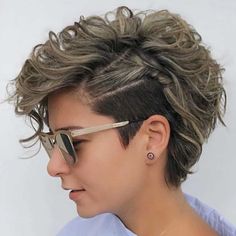 Brown Hairstyles, Short Curly Pixie, Curly Pixie Haircuts, Short Curly Haircuts, Haircuts For Wavy Hair, Pixie Hair, Haircuts For Curly Hair, Long Pixie