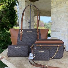 Guaranteed Authentic Brand New With Tags Bundled 4pcs Set Handbag&Wallet&Wristlet&Crossbody Bags Michael Kors, Michael Kors Crossbody Bag, Large Leather Tote, Wallet Wristlet, Quilted Crossbody Bag, Michael Kors Crossbody, Black Leather Crossbody Bag, Leather Handbags Tote, Chain Crossbody Bag