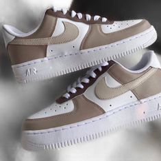 Hand-painted on new authentic Air Force 1s with Angelus leather paint and sealed with a finisher. 100% water resistant & brand new with original box! Brown Nike Air, Παπούτσια Nike Free, Buty Jordan, Обувь Air Jordan, Air Force One Shoes, Vestiti Edgy, Boty Nike, Skor Sneakers, Custom Shoes Diy