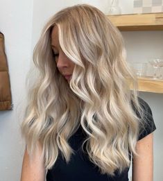 Almond Blonde Hair Highlights, Alix Earle Bronde, Alix Earle Hair Color, Bright Dimensional Blonde Hair, Blond Summer Hair, Blonde Dimensional Balayage, Blonde Hair Dimension, Alix Earle Hair, Blonde Dimensional Hair