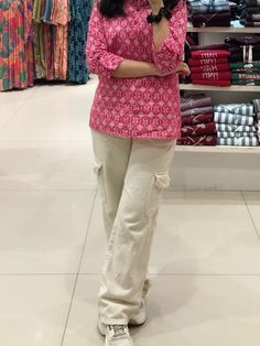 Outfit inspo || kurti outfit || Indian outfits || beige cargo pants Kurti Outfit, Beige Pants Outfit, Outfits Beige, Kurti With Jeans, Outfit Indian, Beige Cargo Pants, Beige Cargo