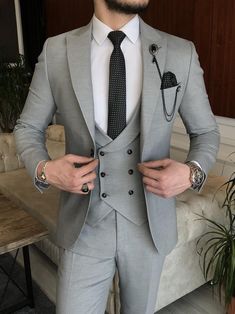 Walima Suit For Men, Grey Pent Coat Men Suits For Wedding, Coat Pent Men Suits 3 Piece, Light Grey 3 Piece Suit Men, Light Color Suits For Men, Coat Pent Colors For Men, Light Colour Suit For Men, Latest Men Suit Design, Grey Coat Pant For Men