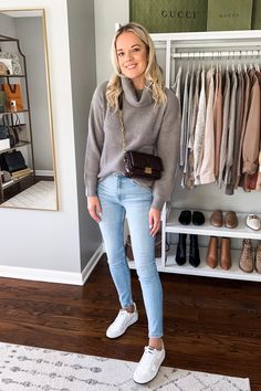 Casual Errands Outfit Fall, Jeans And Tennis Shoes Outfit, Casual Fall Date Night Outfit, Casual Fall Fits, Fall Date Night Outfit, Fall Weekend Outfits, Night Outfits Winter