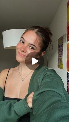 Filipa Lenja Ries on Instagram: "das gewünschte tutorial :)) falls ihr den dutt kleiner haben wollt dann einfach eine kleinere klammer nehmen" Summer Hairstyles, Beauty Women, Fashion Beauty, Beauty, Quick Saves