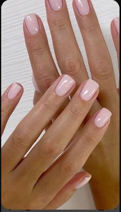 Model Nails Natural, Milky Pink Nails, Pink Nails Opi, Neutral Nail Designs, Natural Nails Manicure, Kutek Disney, Milky Pink, Milky Nails