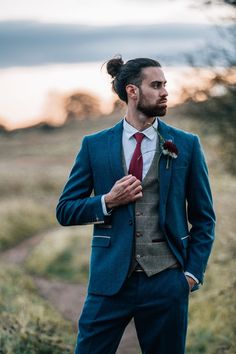 Groom wears a mix of the Dion & Ted tweed style suits. Wedding Tuxedo For Men, Tuxedo Groom, Best Wedding Suits, Wedding Groomsmen Attire, Groom And Groomsmen Suits, Wedding Dress Suit, Groom Photoshoot, Mens Wedding Attire