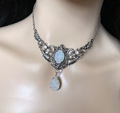 Gothic Antique, Ornate Necklace, Friends Necklace, Victorian Accessories, 4 Sisters, 4 Friends, Silver Head Piece, Historical Jewellery, Choker Pendant