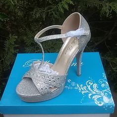 Bella Luna Diamond Studded Glittery Platform Heels *1 Shoe Was Tried On Holiday Wedding Heels With Glitter Accents, Elegant Heels With Glitter Print And Round Toe, Elegant Glitter Print Heels With Round Toe, Platform Heels, Diamond Studs, Homecoming Dresses, Shoes Women Heels, Homecoming, Shoes Heels