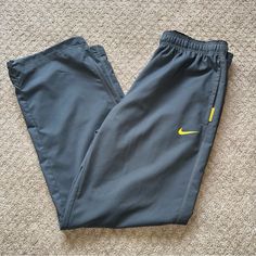 New Without Tags. Pet Free / Smoke Free Home Size Medium Has 2 Pockets Nike Pants, Workout Pants, Dri Fit, Nike Men, Mens Pants, Sweatpants, Man Shop, Nike, Yellow