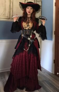 Pirates Clothes Female, Unique Pirate Costume, Pirate Princess Dress, Lady Pirate Outfit, Dark Pirate Outfit, Fem Pirate Outfit, Pirate Ren Faire Outfit, Pirate Dress Female, Purple Pirate Outfit