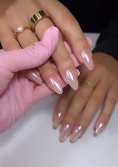 Elegant Bridal Nails, Grow Long Nails, Oval Nails Designs, Gel Pedicure, Beauty Hacks Nails, Chrome Nails Designs, Elegant Nail Art, Classy Nail Designs, Subtle Nails