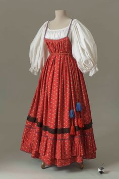 Seinä Russian Dress, Russian Clothing, Ethno Style, Folk Clothing, Folk Dresses, Medieval Clothing, Folk Fashion, Russian Fashion, Folk Costume