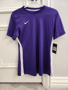 Nike Dry Short Sleeve Training Shirt Women's Medium Jersey 899947 Purple White. Nike Purple Sporty Tops, Purple Nike Sporty Top, Nike Sporty Purple Top, Nike Purple Tops For Spring, Nike Sports Tops In Purple, Nike Purple Tops For Sports, Casual Purple Moisture-wicking T-shirt, Nike Purple Fitted Top, Nike Short Sleeve Shirt With Moisture-wicking