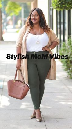 Curvy Work Outfit, Outfit Elegantes, Casual Work Outfits Women, Best Casual Outfits, Plus Size Fall Fashion, Outfit Look, Green Pants