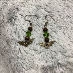 Fun Beaded Bat Handmade Earrings Halloween Beaded Bat, Earring Inspo, Earrings Halloween, Earring Ideas, Handmade Ideas, Halloween Earrings, Bead Earrings, Earrings Color, Diy Earrings