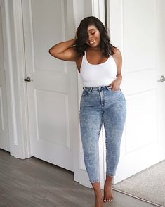 Midsize Jeans, Teaching Outfits, Midsize Fashion, Fall Attire, Denim Outfits, Birthday Inspo, Dinner Outfit, Fashion Closet, Summer Attire