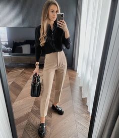 Kibbe Classic, Corporate Attire Women, Casual Work Outfits Women, Stile Hijab, Smart Casual Work Outfit, Corporate Attire, Casual Day Outfits, Elegante Casual