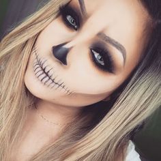 Skull Make Up, Halloween Skeleton Makeup, Pelottava Halloween, Make Up Diy, Creepy Halloween Makeup, Cute Halloween Makeup