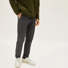 Men’s Modern Fit Performance Chino | Everlane Khaki Men Outfit, Gray Uniform, Dark Grey Chinos, Grey Pants Men, Grey Chinos, Mens Chino Pants, Slim Chinos, Casual Dress Pants, Chino Pants Men